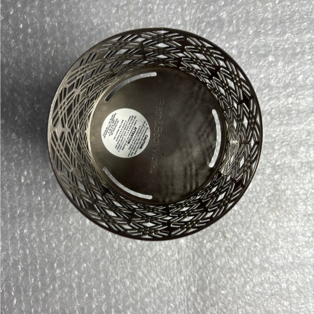 Bath and Body Works Gem Pedestal 3-Wick Candle Holder Silver Geometric Design - Picture 3 of 6